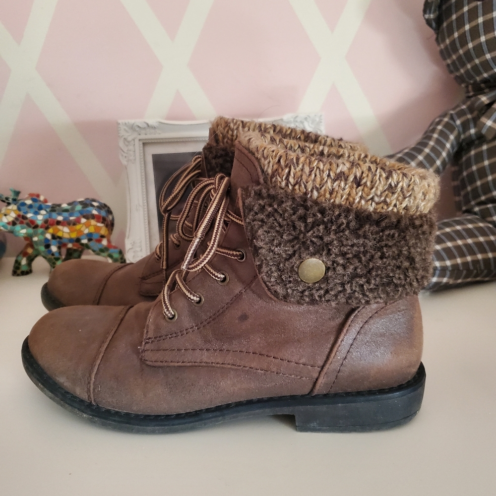 Cliffs Brown Booties - Picture 2 of 6